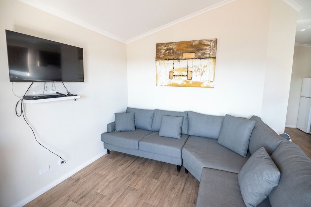 Jurien Bay Tourist Park Standard Chalet, 2 Bedrooms, Non Smoking, Kitchen (Chalet) 9