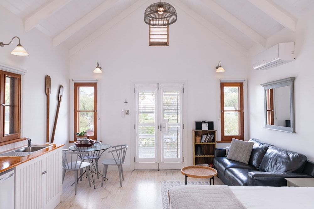 Beach Huts Middleton Romantic Apartment, 1 Bedroom, Non Smoking, Kitchenette (Coolum) 6