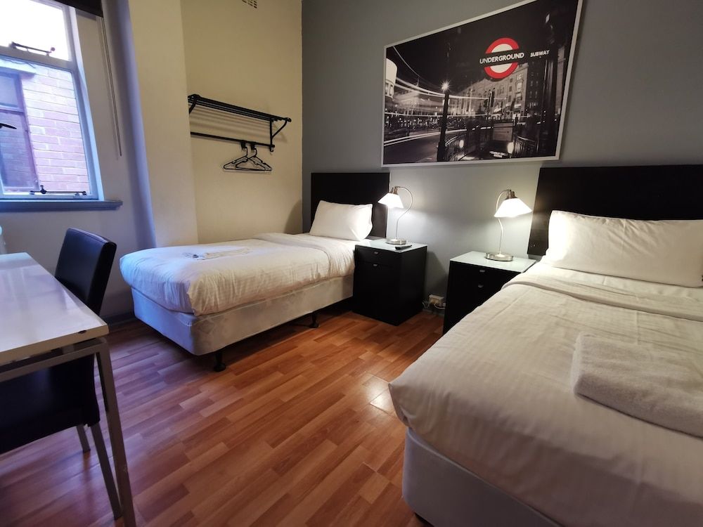 City Centre Budget Hotel Standard Twin Room - Shared Bathroom 4