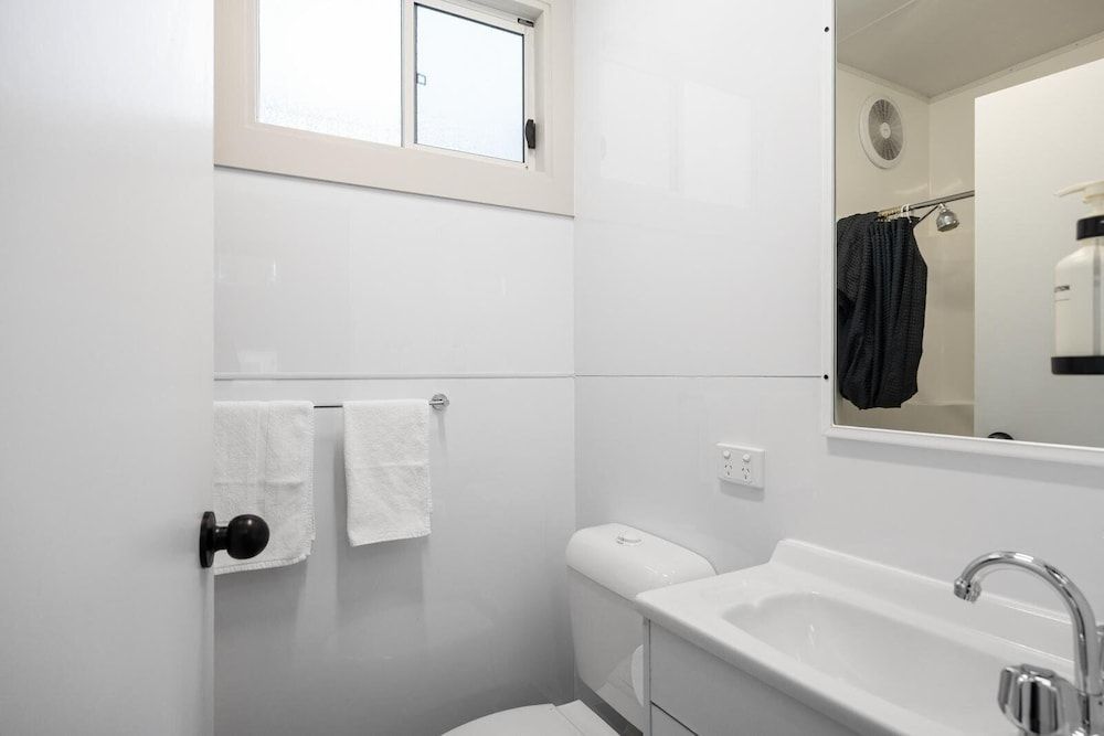 BIG4 Ingenia Holidays Phillip Island 1 Bedroom Budget Cabin 3