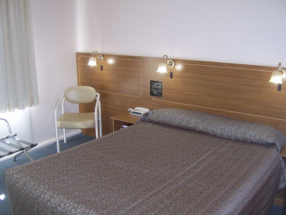 Standard Room, Non Smoking (Standard Queen Room)