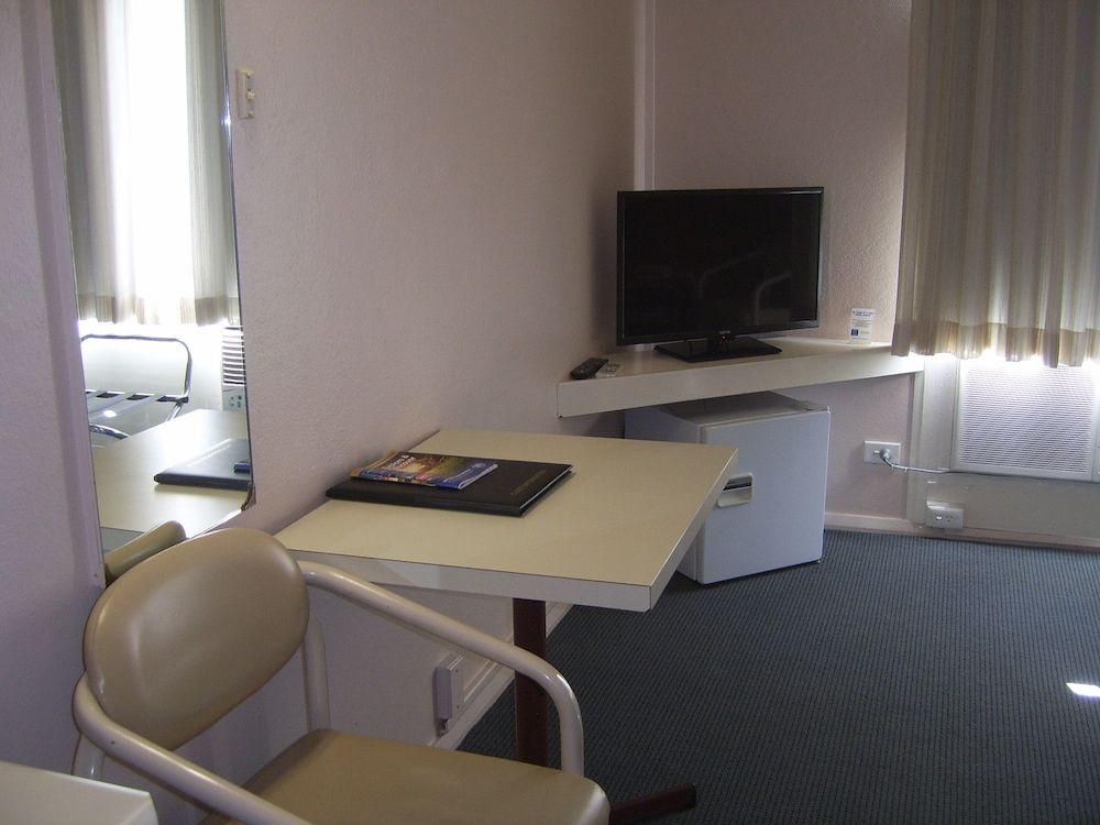 Standard Room, Non Smoking (Standard Queen Room)