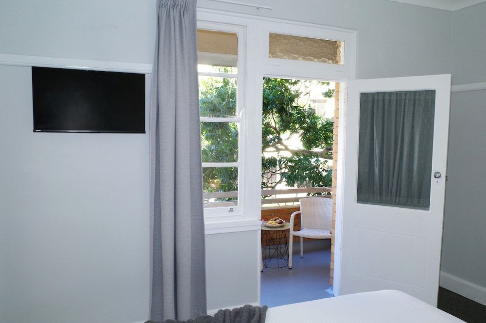 Port Macquarie Hotel Signature Room, 1 King Bed, Balcony 6