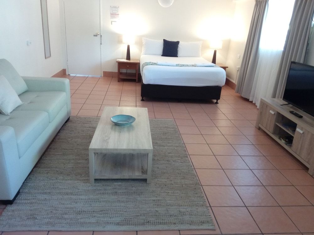 Lake Central Studio 6