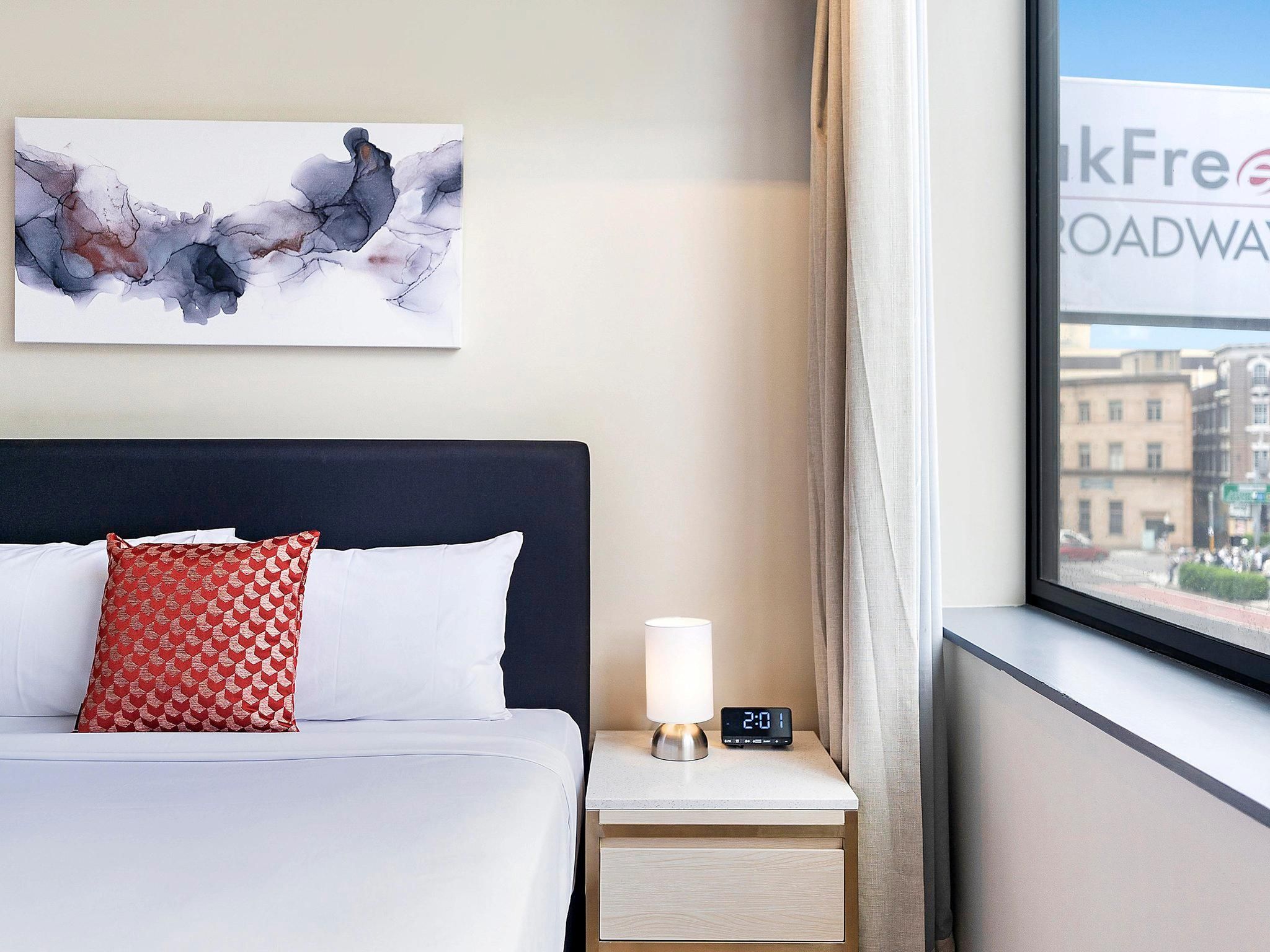 Standard Room with Queen Bed