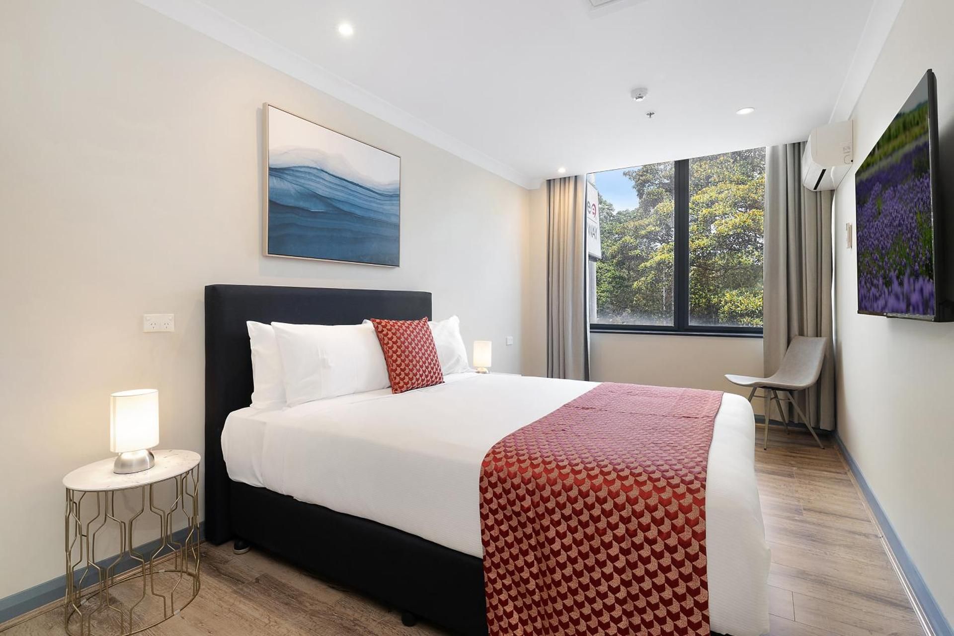 Deluxe Queen Room With Park View