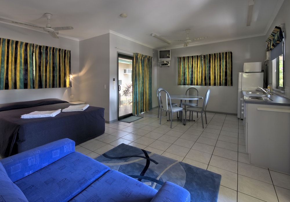 Standard Studio, Non Smoking, Kitchen (QUEEN VILLAS)