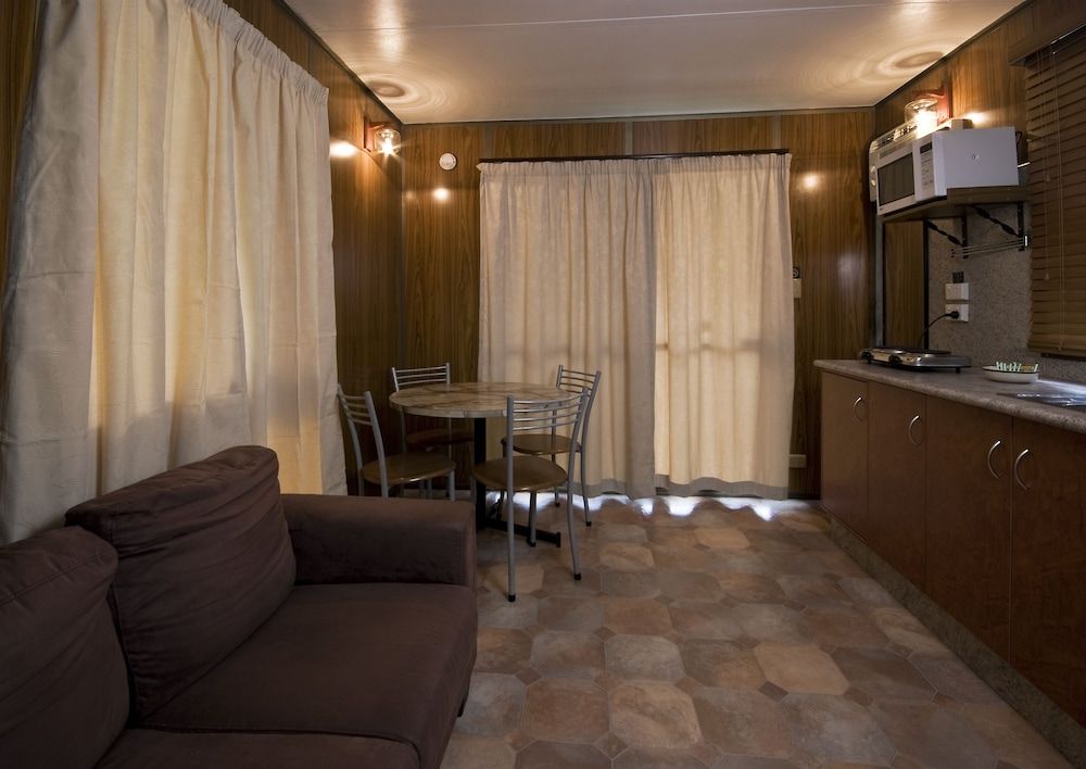 Standard Room, 1 Bedroom, Non Smoking, Kitchen (FAMILY POOL CABINS)