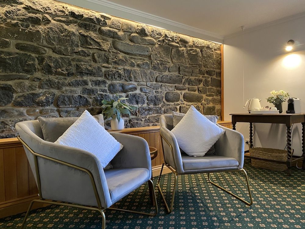 Queen Cellar Room (non ensuite)