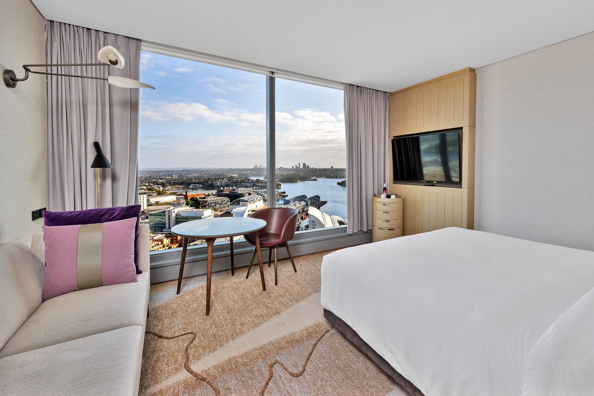 Superior Room, 1 King Size Bed, Jones Bay View