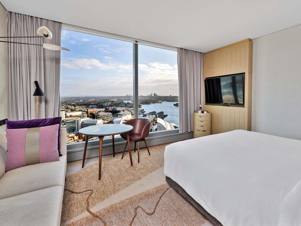 Superior Room, 1 King Bed (Jones Bay View)