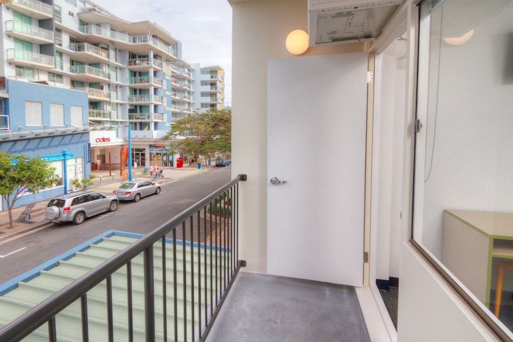 Palm Beach Hotel Economy Single - Shared Facilities 2