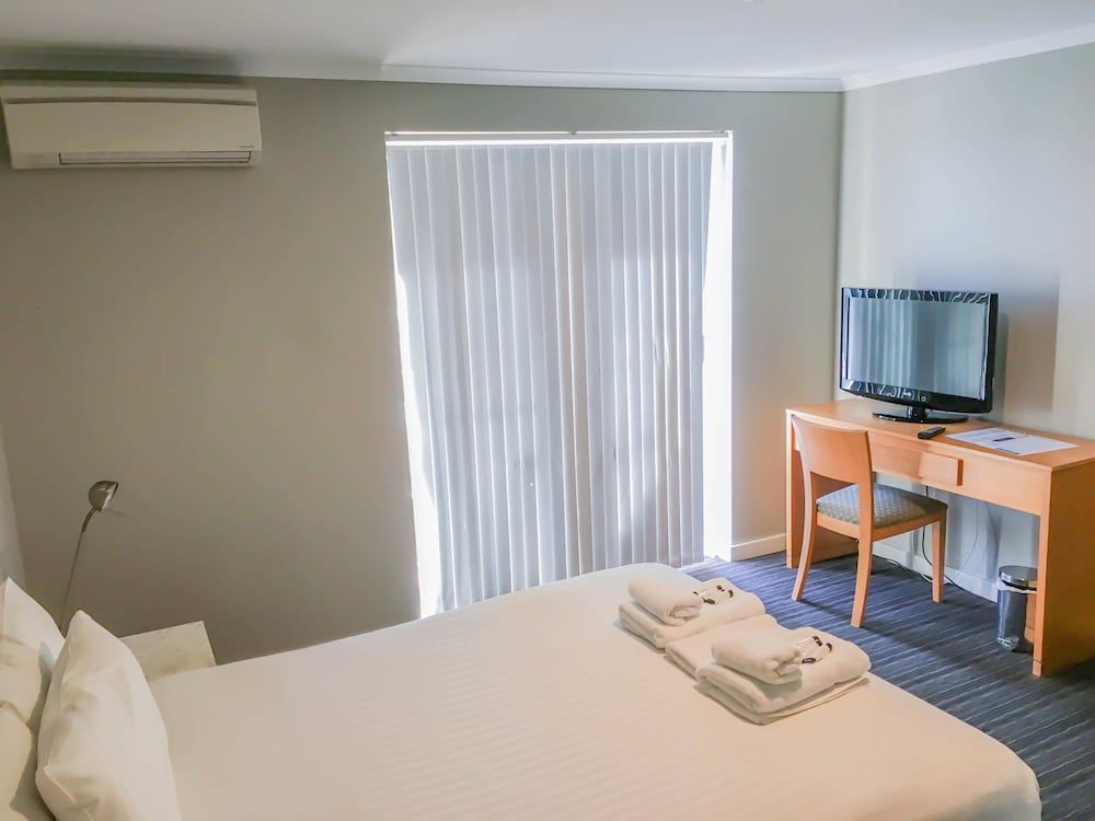 The Premier Hotel Family Room, Multiple Beds, Non Smoking, Private Bathroom (Family Room w/ Ensuite)