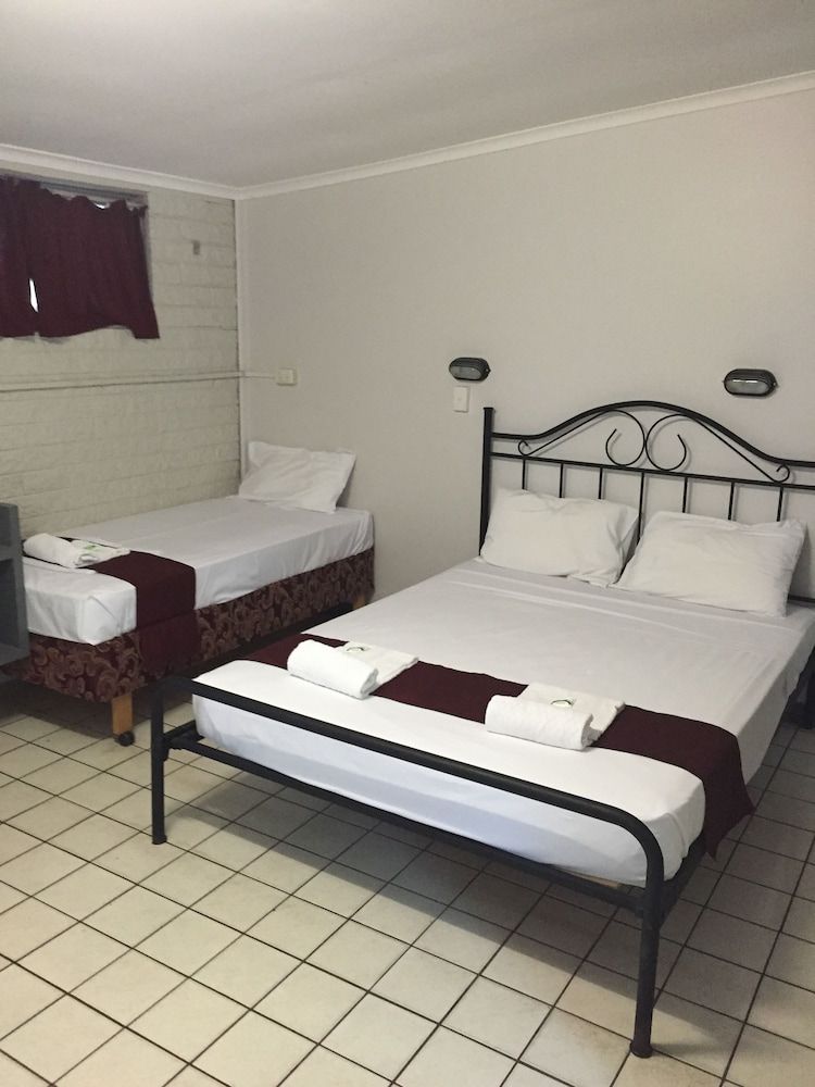Capricornia Motel Standard Room 5