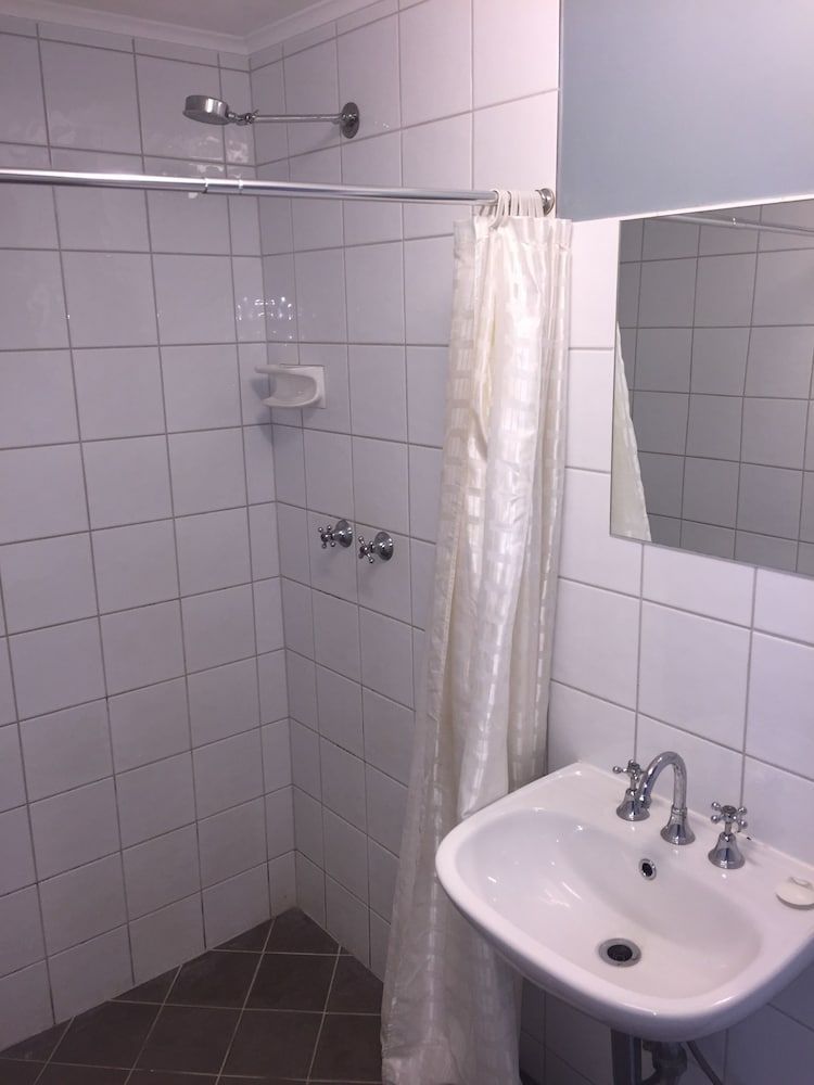 Capricornia Motel Standard Room 6