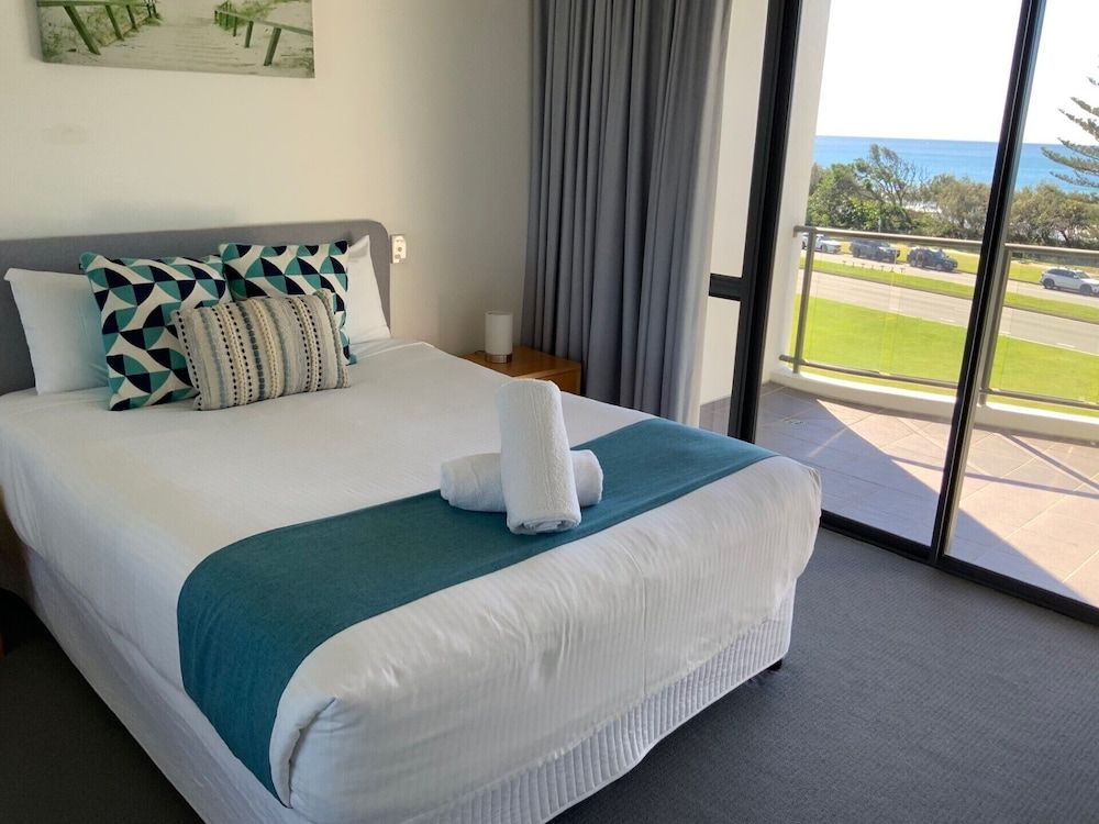 Meridian Alex Beach Apartments Beachfront Apartment, 2 Bedrooms 5