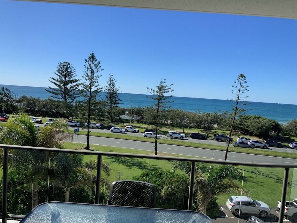 Meridian Alex Beach Apartments Beachfront Apartment, 2 Bedrooms 8