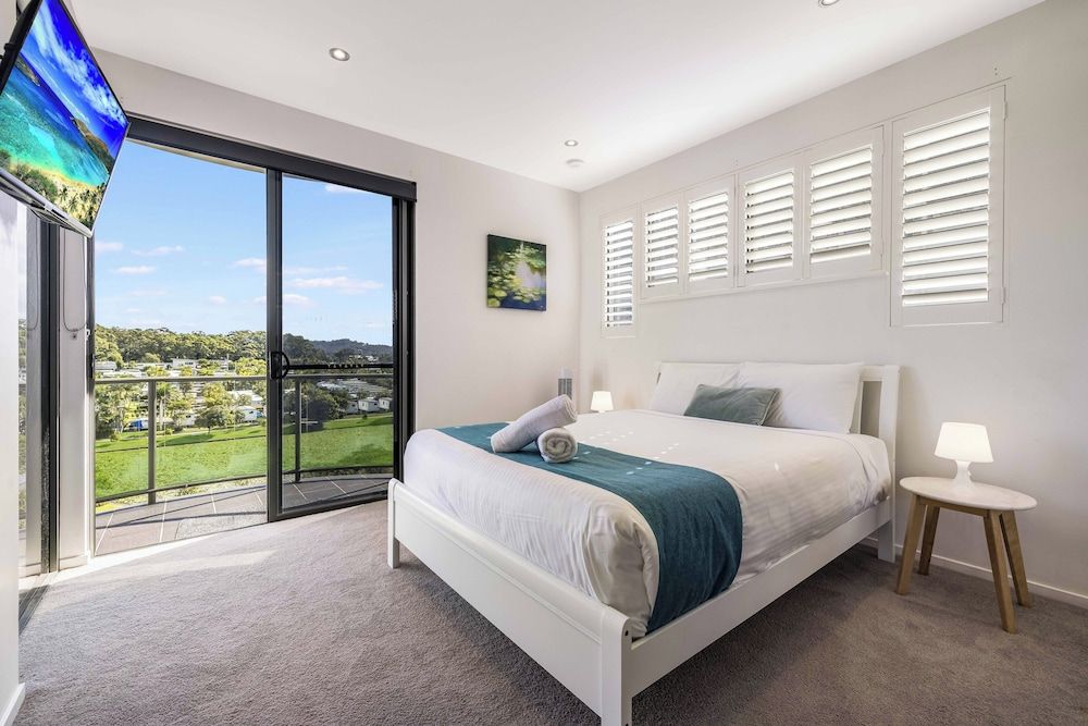 Meridian Alex Beach Apartments 4 Bedroom Penthouse - Private Bar