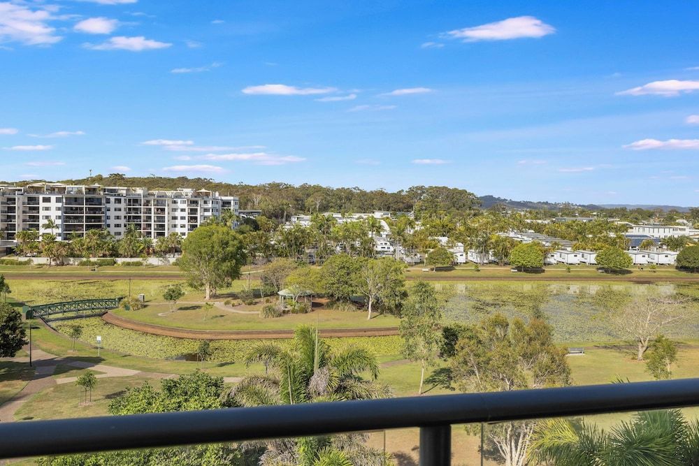 Meridian Alex Beach Apartments Superior Beachfront Apartment, 2 Bedrooms 9