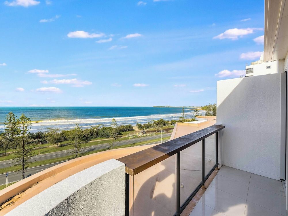 Meridian Alex Beach Apartments 4 Bedroom Penthouse - Private Bar 5
