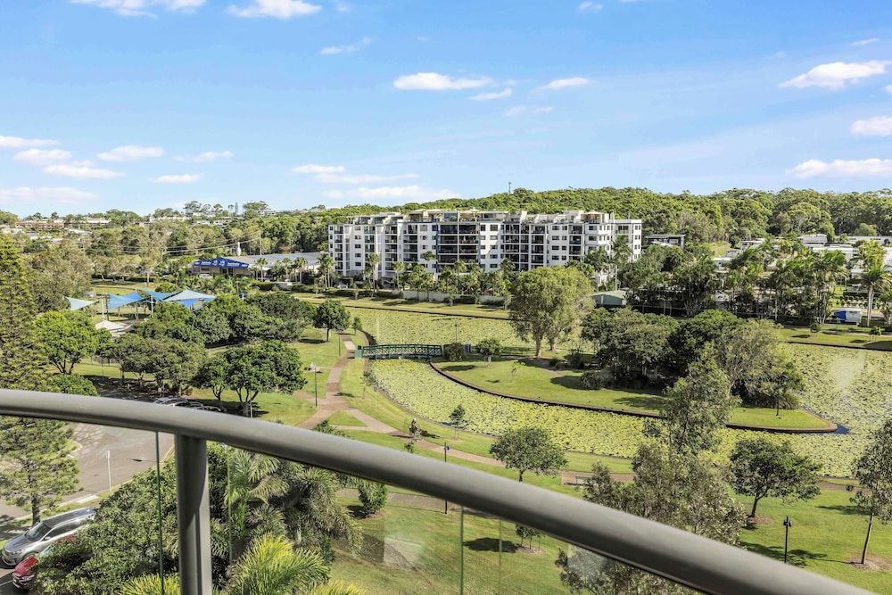 Meridian Alex Beach Apartments 4 Bedroom Penthouse - Private Bar 7