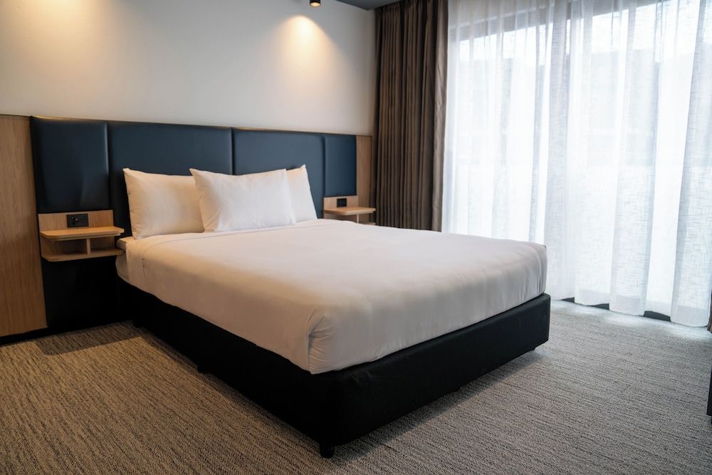 Deluxe Studio Suite