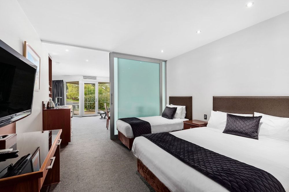 The Commodore Two-Bedroom Suite 3