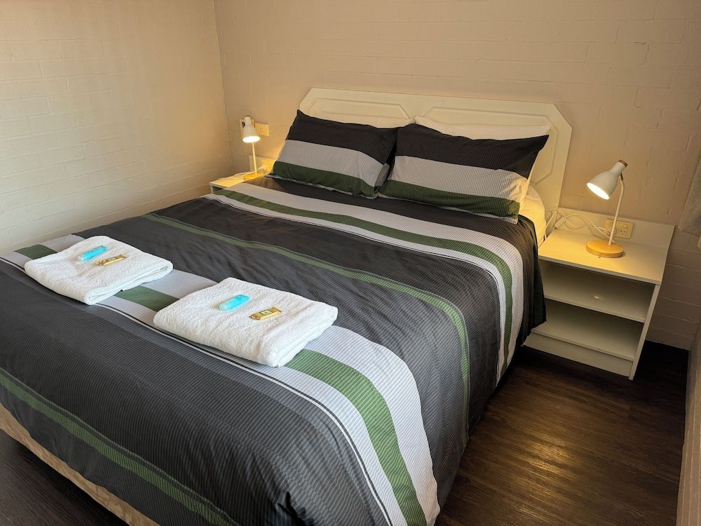 Ulladulla Harbour Motel 1 Bedroom Downstairs Suite