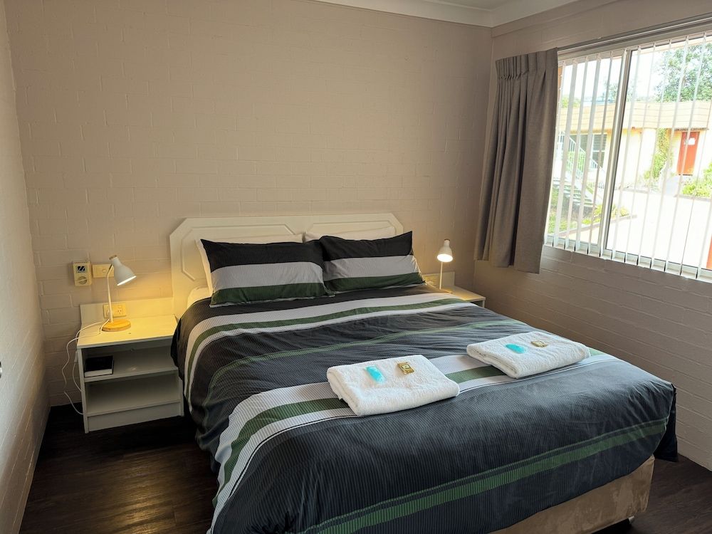 Ulladulla Harbour Motel 1 Bedroom Downstairs Suite 7