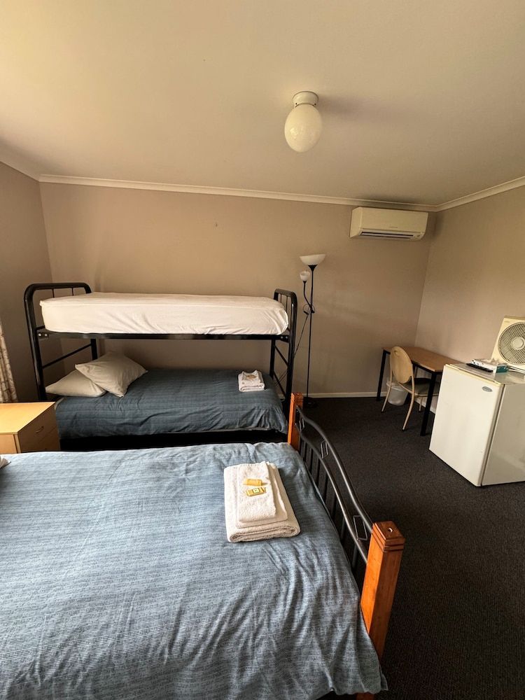 Ulladulla Harbour Motel Basic Shared Dormitory 2