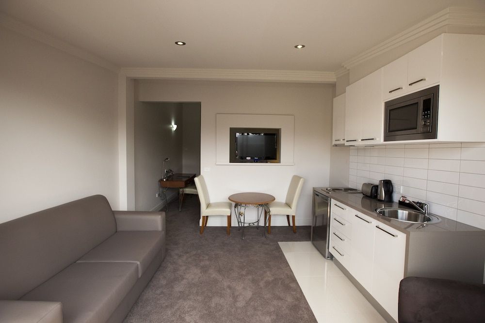 Southgate Motor Inn One Bedroom Apartment 4