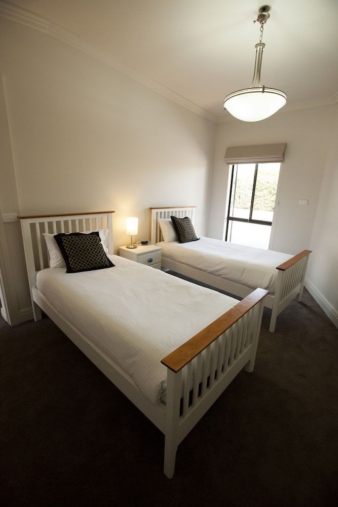 Southgate Motor Inn Two Bedroom Apartment 4