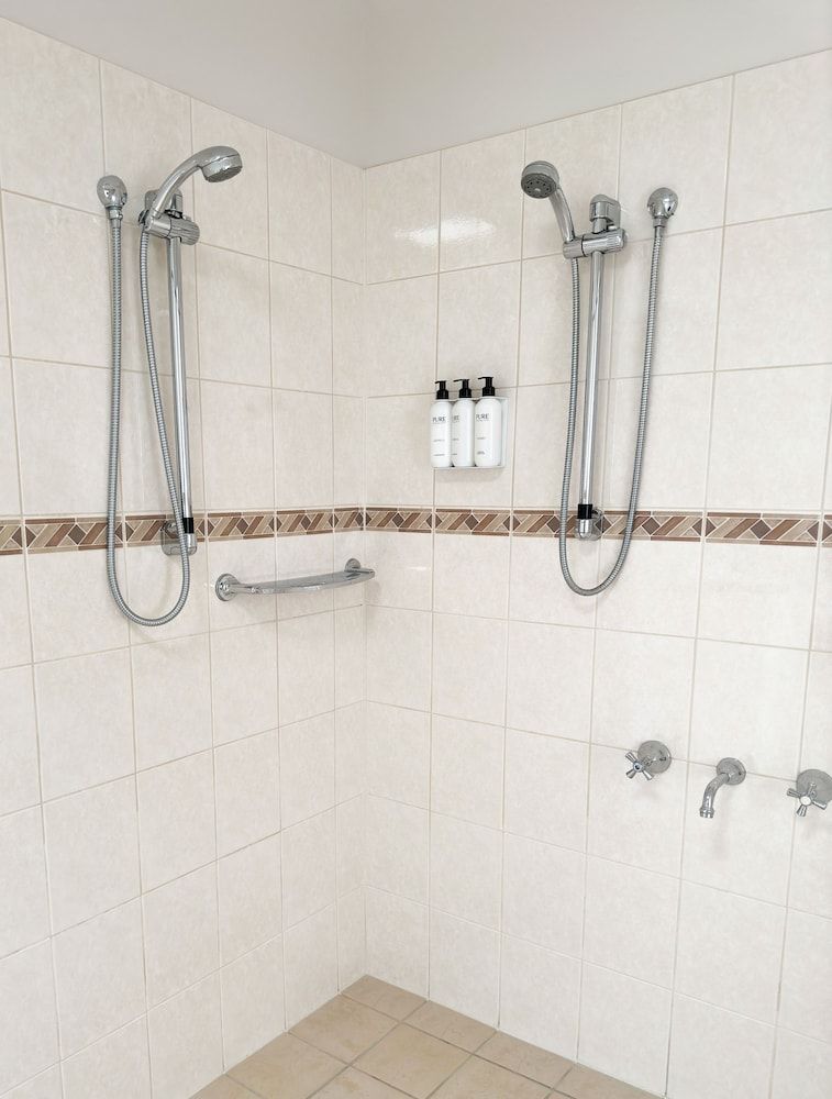 Port Vincent Motel & Apartments Deluxe Studio Suite, 1 King Bed 4