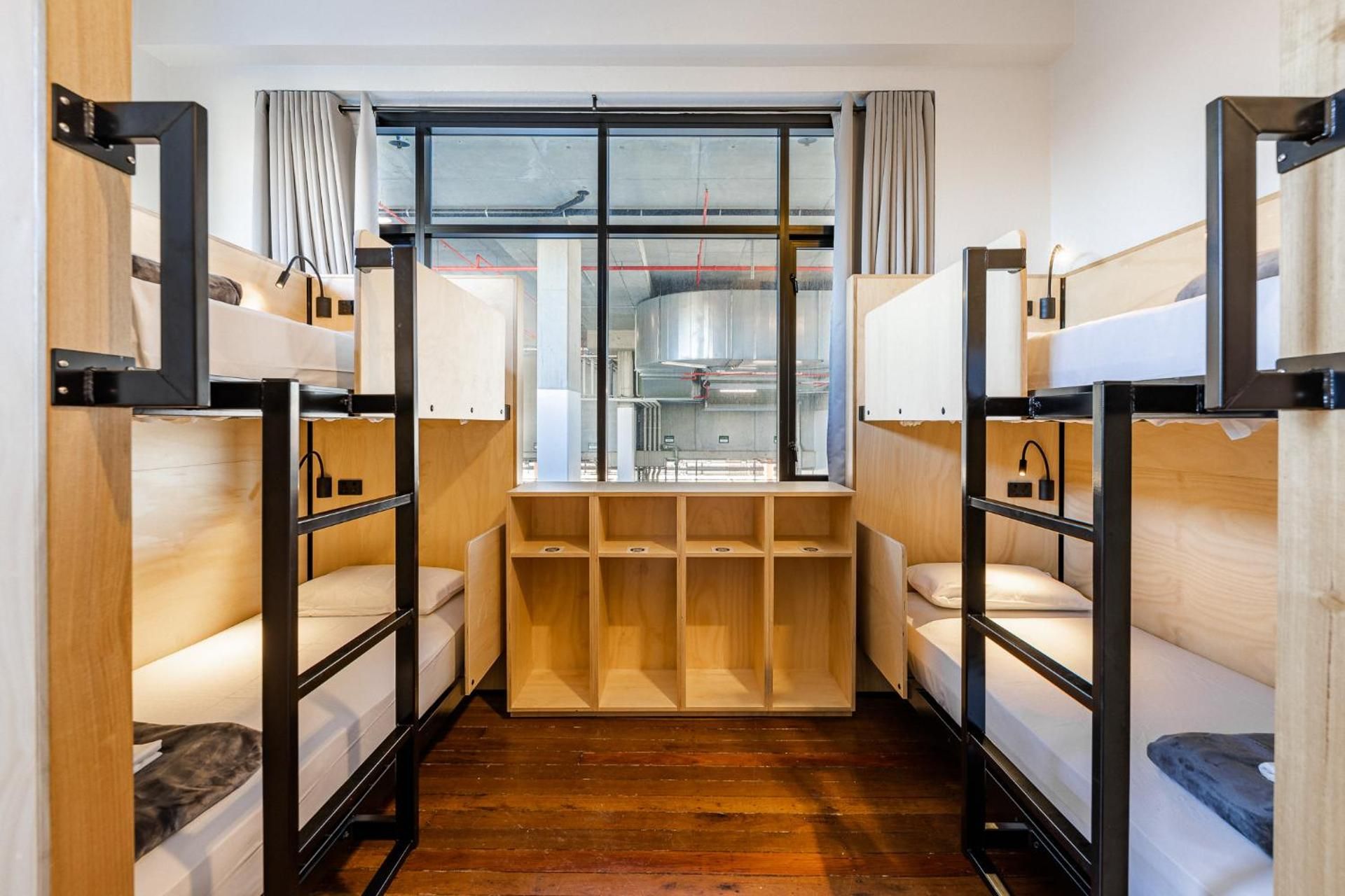 1 Person in 4-Bed Dormitory with Shared Bathroom - Mixed