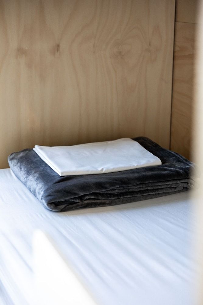 Bunk Backpackers Bed in a 10 Share Female Ensuite 2