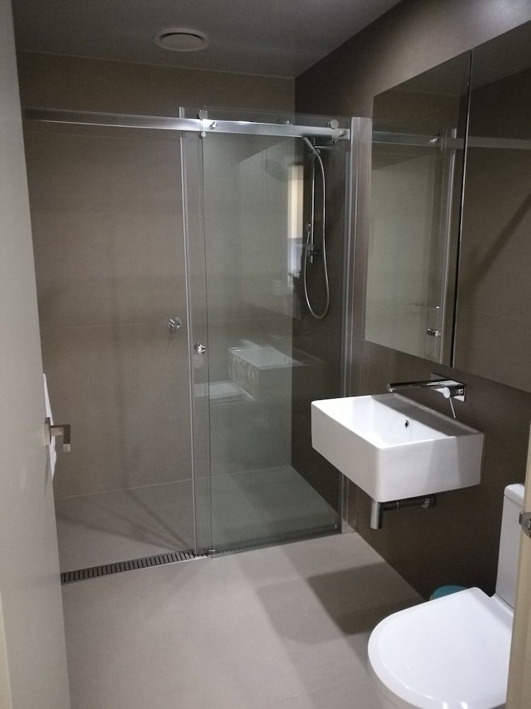 StayIcon Serviced Apartment On Collins Comfort Apartment, 2 Queen Beds, City View 6