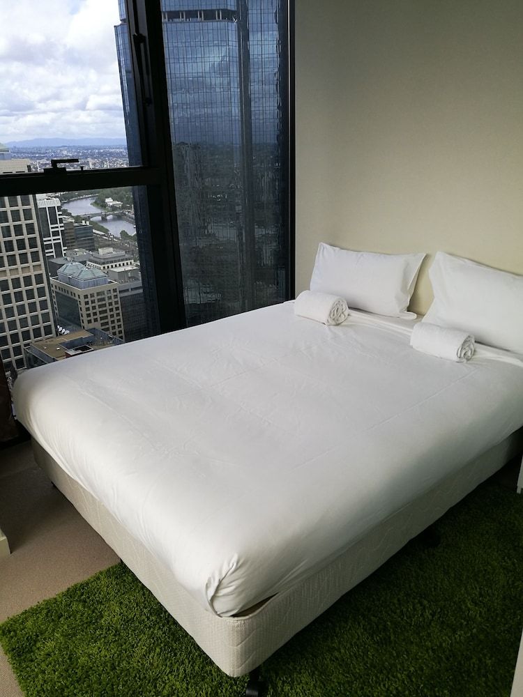 StayIcon Serviced Apartment On Collins Comfort Apartment, 2 Queen Beds, City View 4