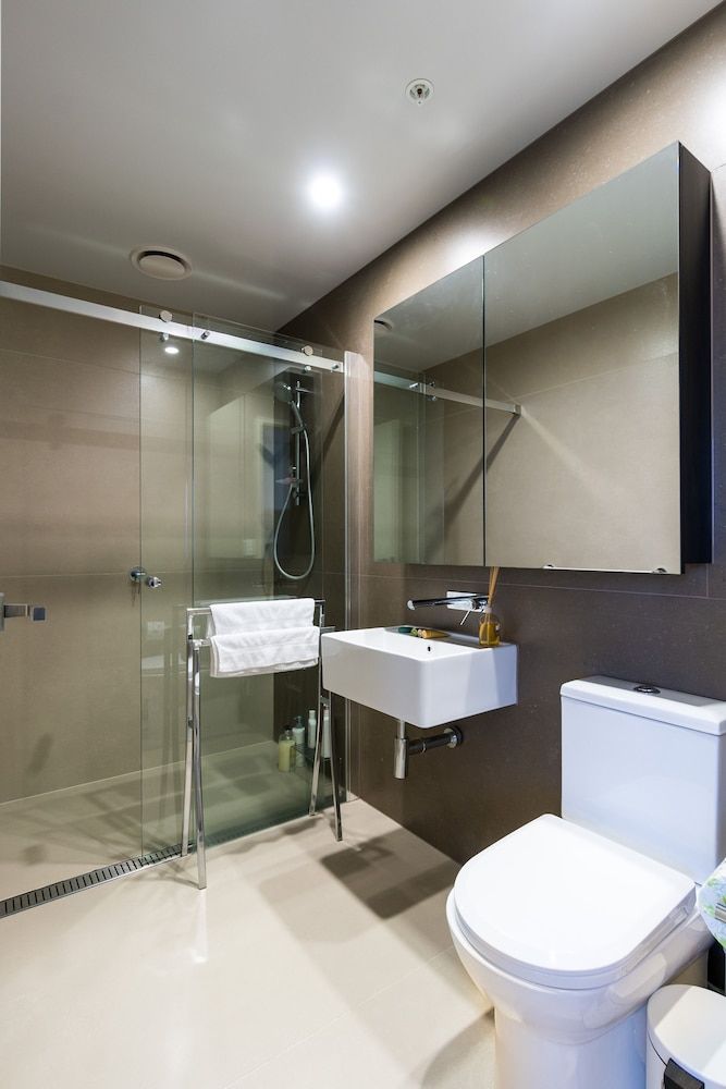 undefined StayIcon Serviced Apartment On Collins 9