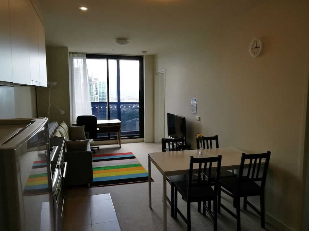 StayIcon Serviced Apartment On Collins Comfort Apartment, 2 Queen Beds, City View 2
