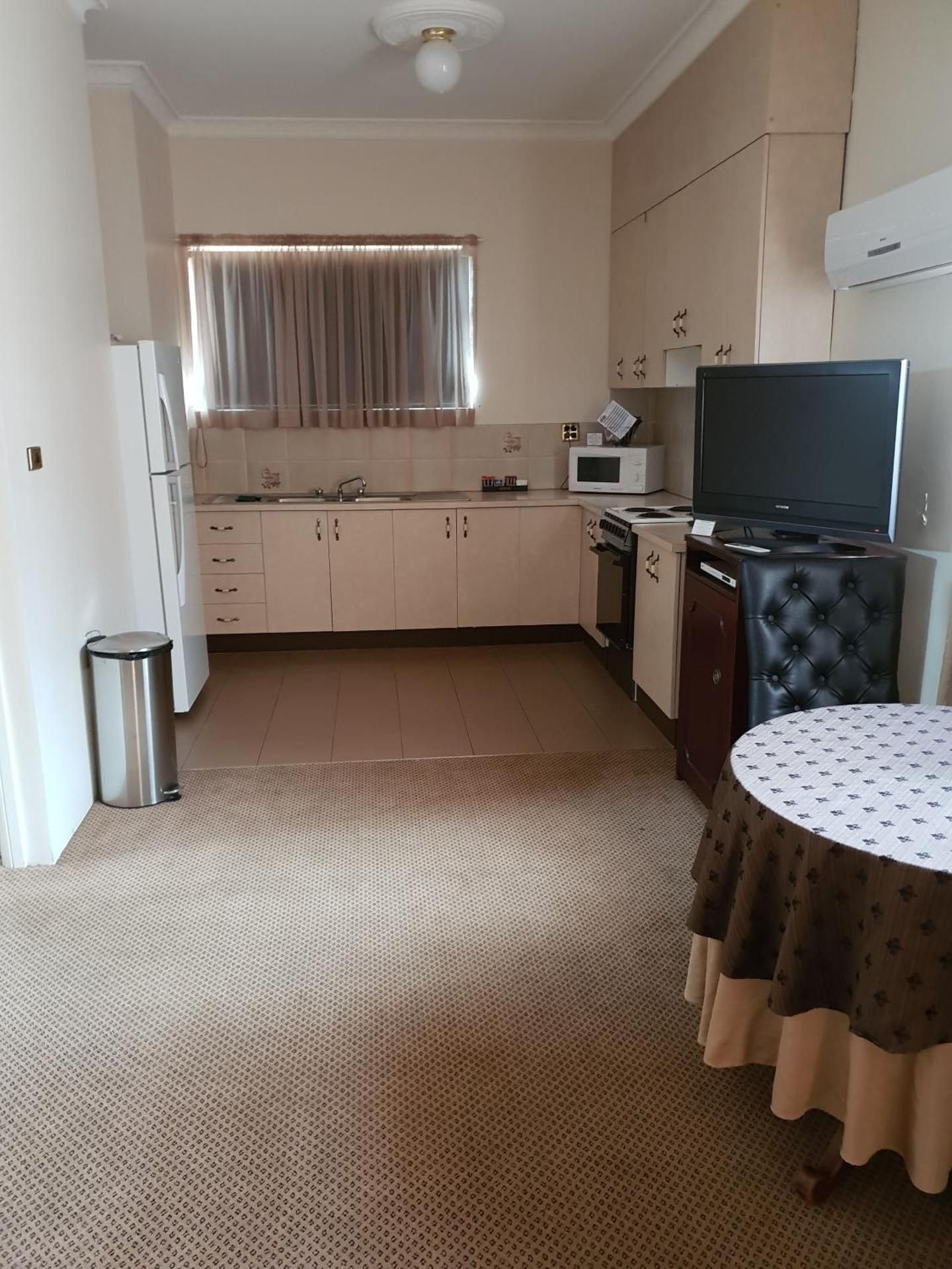 Family Apartment (2 Adults + 2 Children/ upstairs unit)