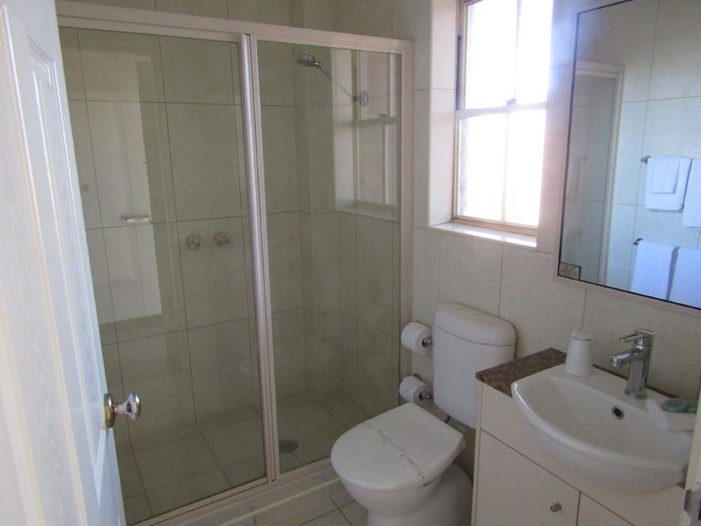 Australian Heritage Motor Inn Small Family Suite 6