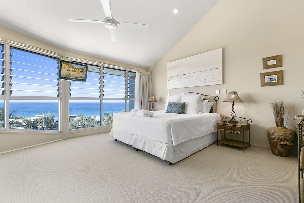 3 Bedroom Expansive Ocean Views