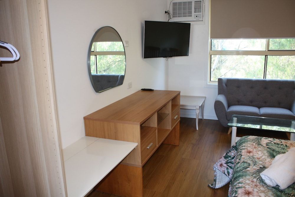 Coburg Motor Inn Standard Double Room 5