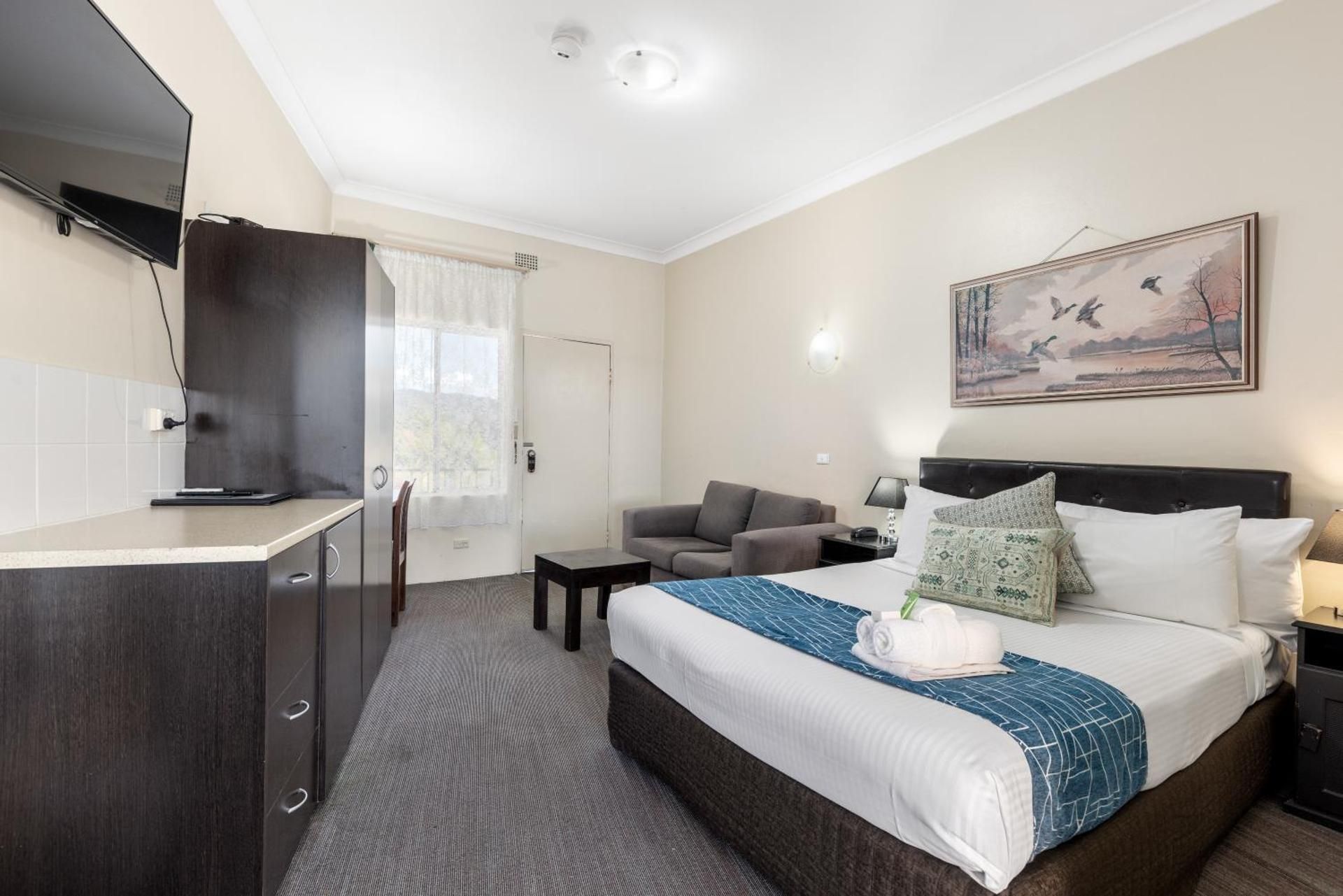Deluxe Queen Room