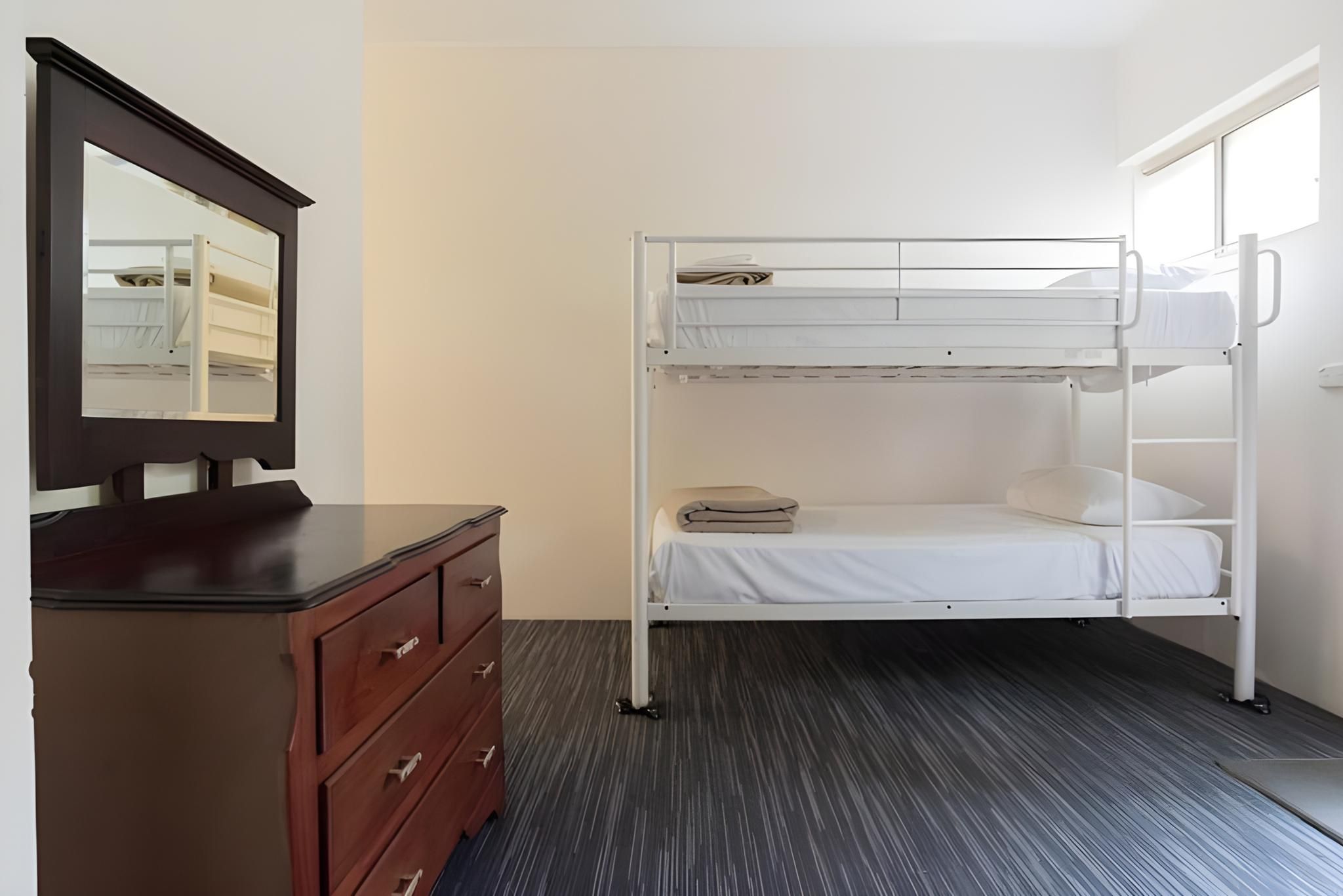 Apartment with 2 Beds and Kitchenette