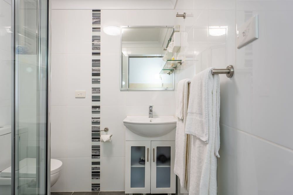 Port Aloha Motel Standard Room 3