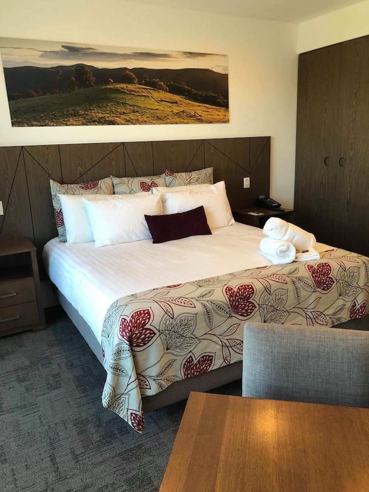 Superior Room, 1 King Bed, Balcony