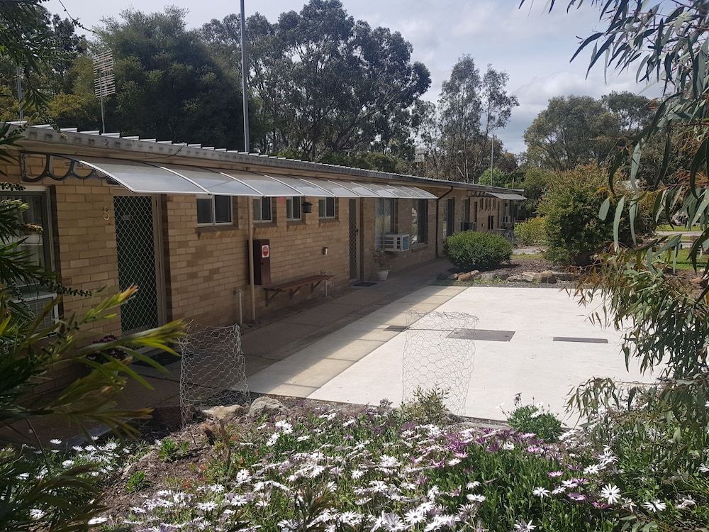 Grampians View Cottages and Units Deluxe Family 3