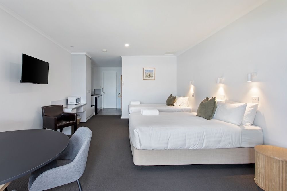 Accessible Twin Motel Room - Waterfront