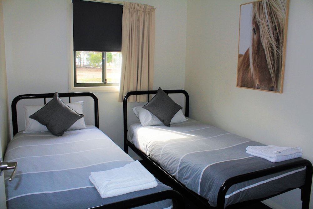 Two Bedroom Cabin - Richmond
